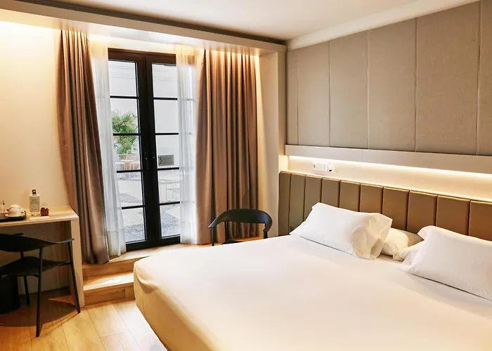 Hotel Becquer
